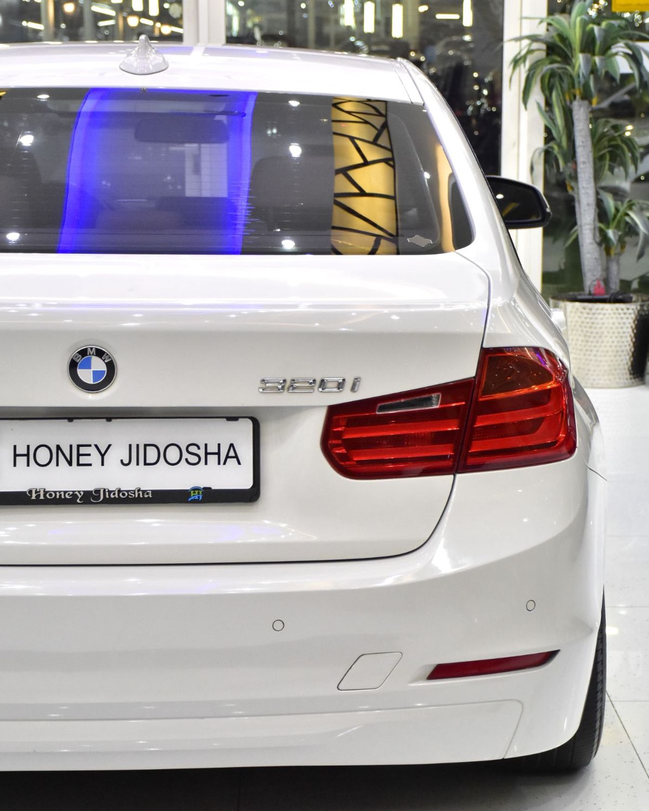 بي أم دبليو 320 EXCELLENT DEAL for our BMW 320i ( 2014 Model ) in White Color GCC Specs