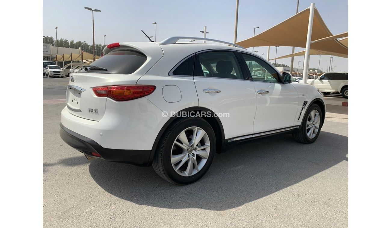 Infiniti FX35 Infiniti FX35 2012 g cc full options