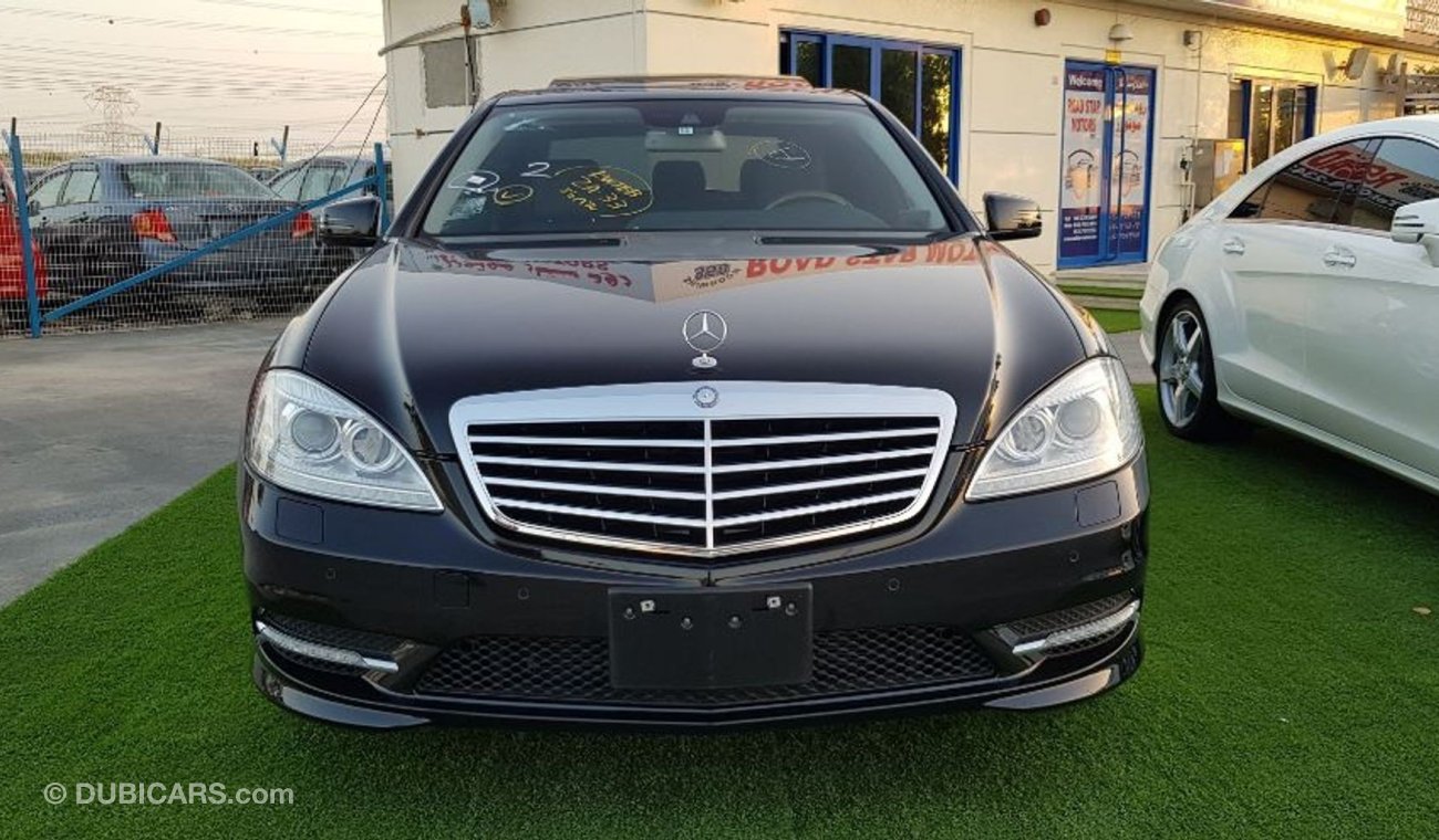 Mercedes-Benz S 350 with S550 badge