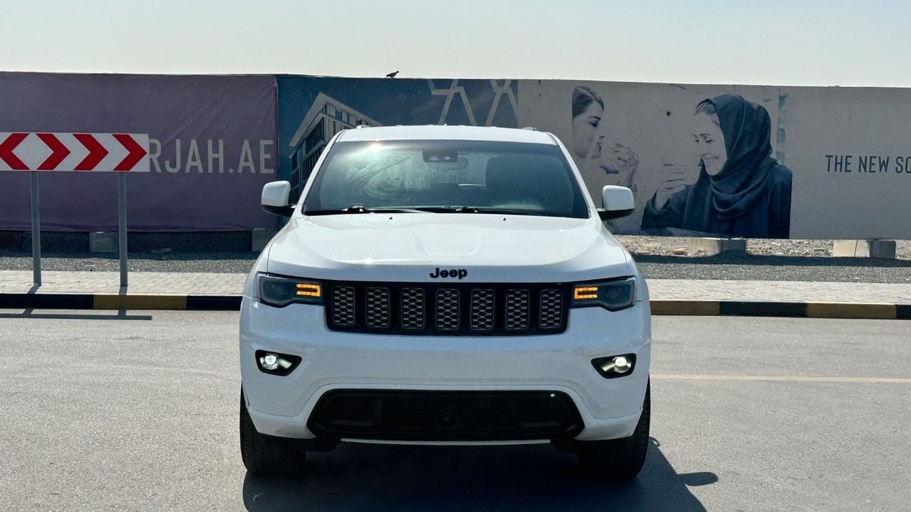 جيب جراند شيروكي Laredo 3.6L 4WD