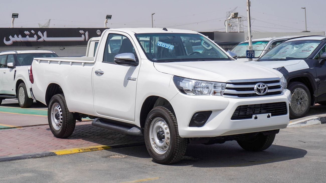 تويوتا هيلوكس GLX 2.4L DIESEL 4WD M/T