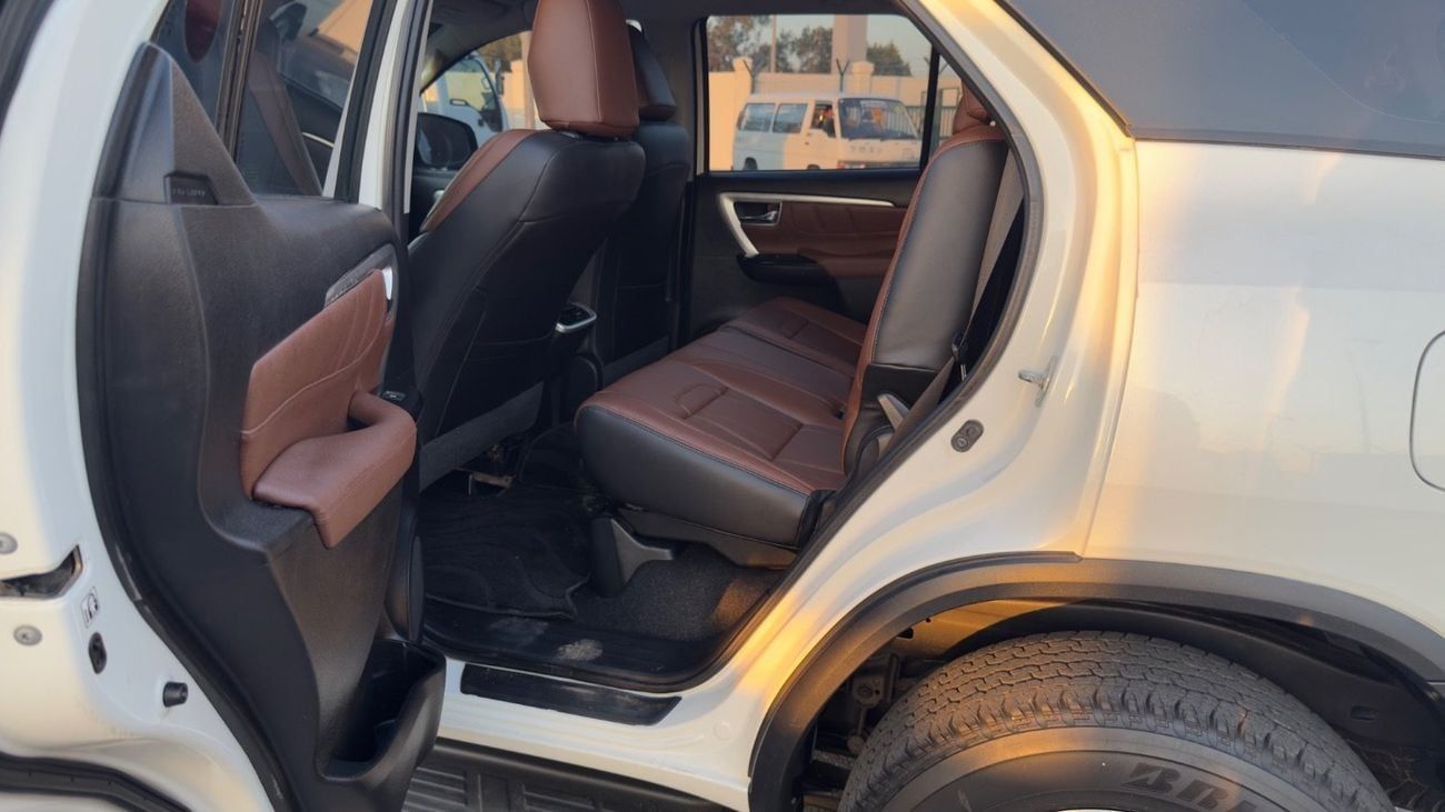 Toyota Fortuner GXR 4.0L (278 HP) V6 AUTOMATIC PETROL EXCELLENT CONDITION