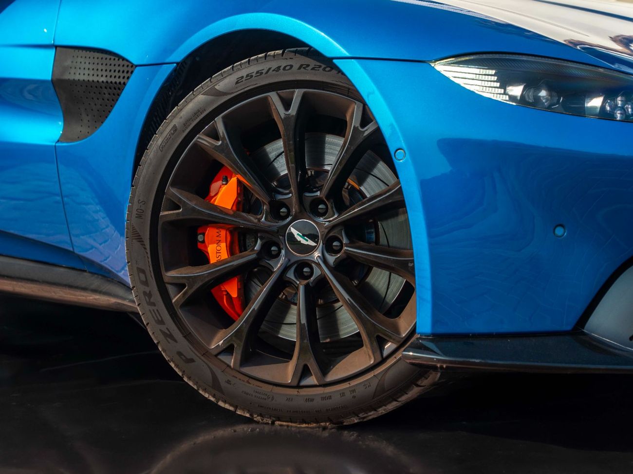 Aston Martin Vantage S