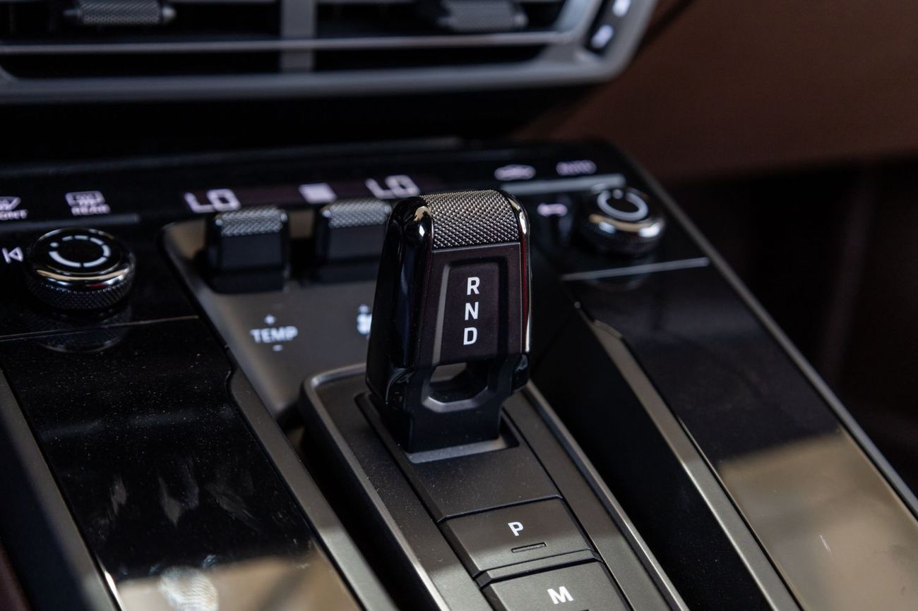 Porsche 911 Carrera GTS 3.0L (450 HP) Convertible