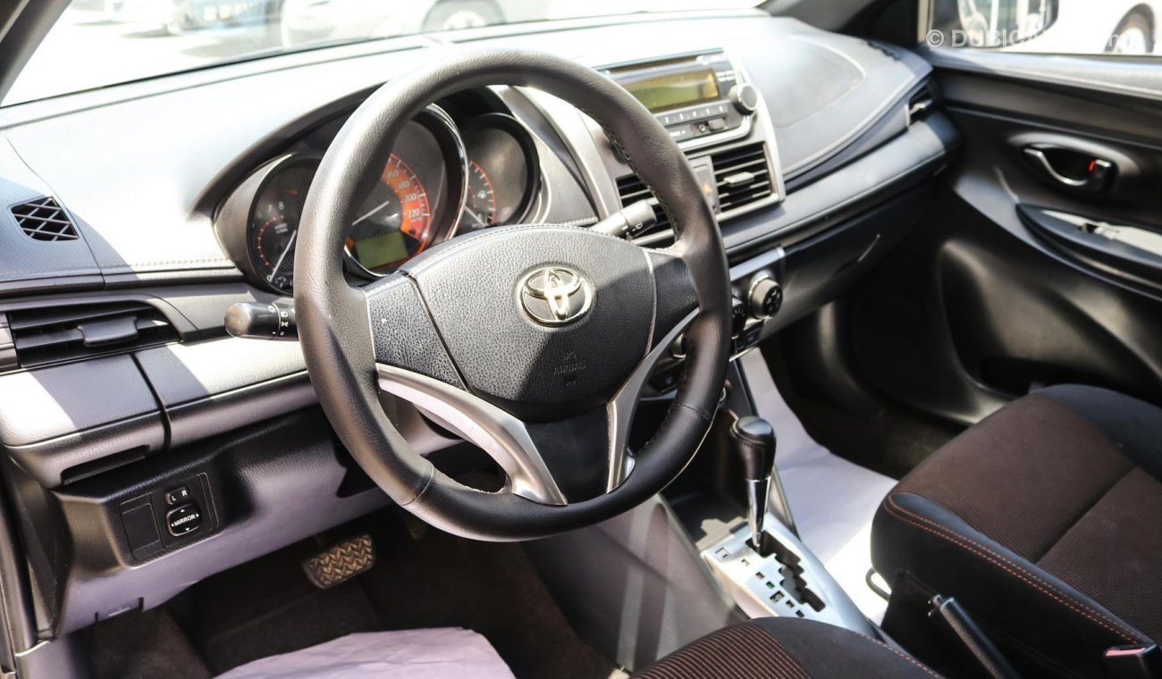 Toyota Yaris SE