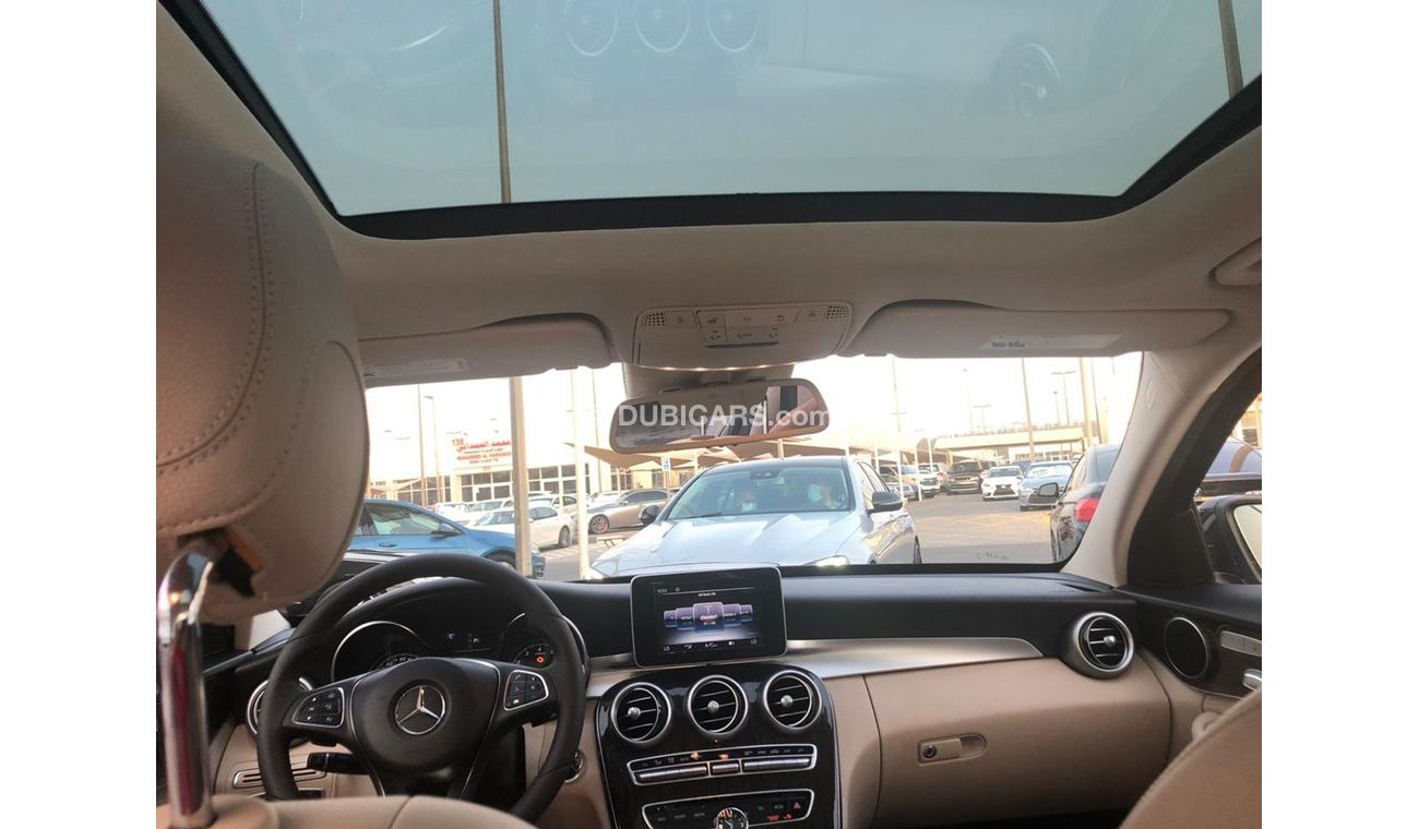 مرسيدس بنز C 300 موديل 2016 وارد كلين تيتل فل مواصفات رداربانوراما كراسي جلد ومثبت سرعه وتحكم كهربي كامل ونظام صوت مم