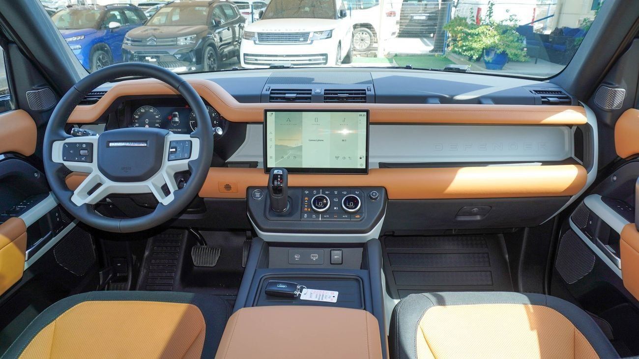 لاند روفر ديفندر HSE P300 X DYNAMIC 2.0L