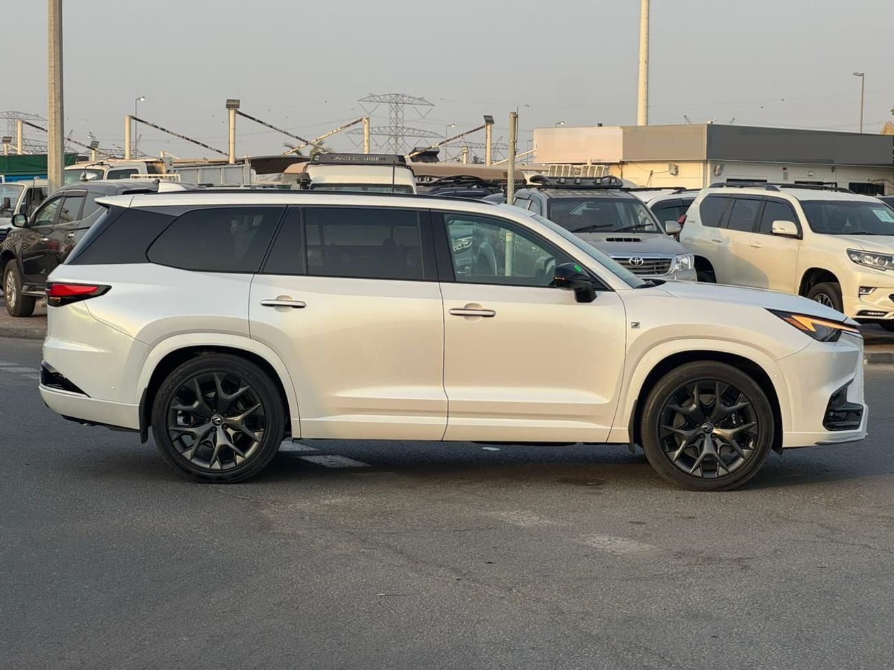 لكزس TX 500h 2025 Lexus Tx500 H 2.4L I4 Hybrid F-Sport 3 Canada Spec