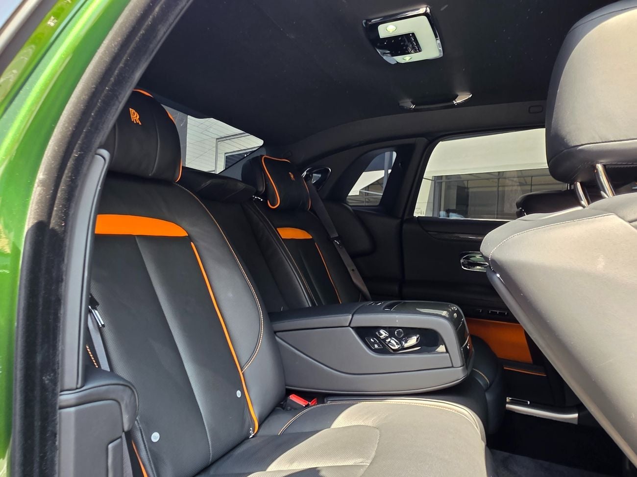 Rolls Royce Ghost BLACK BADGE 2023 GCC, Bespoke Audio, Starlight, Carbon Rims, Dealer Warranty & Service!