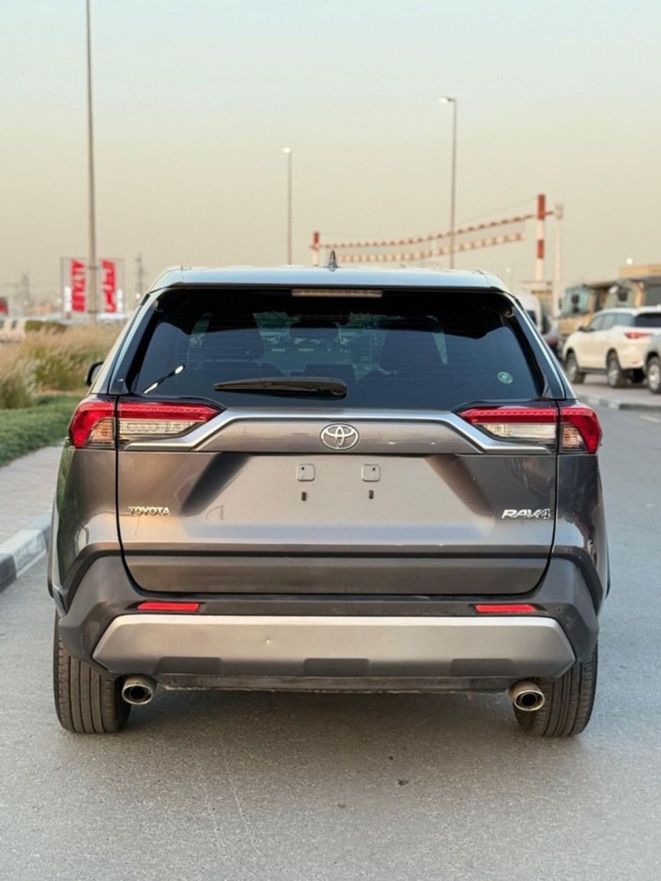 تويوتا راف ٤ Japan 2.0 L Full Option 360 camera,leather seats, power seat,head up display