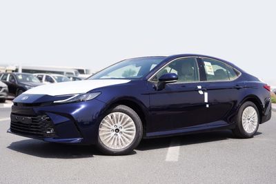 Toyota Camry 2025 MODEL TOYOTA-CAMRY 2.5L PETROL (SUNROOF, WIRELESS CHARGER, REAR CAMERA)