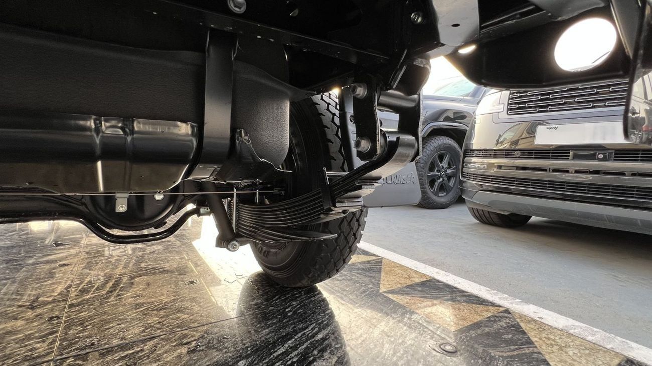 تويوتا لاند كروزر بيك آب SC 4.0L