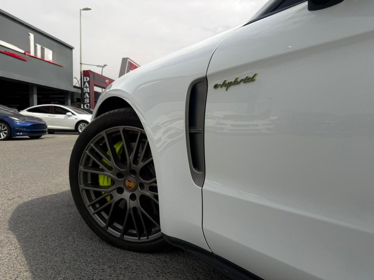 بورش باناميرا Turbo S E-Hybrid Sport Turismo 4.0L (680 HP) RWD