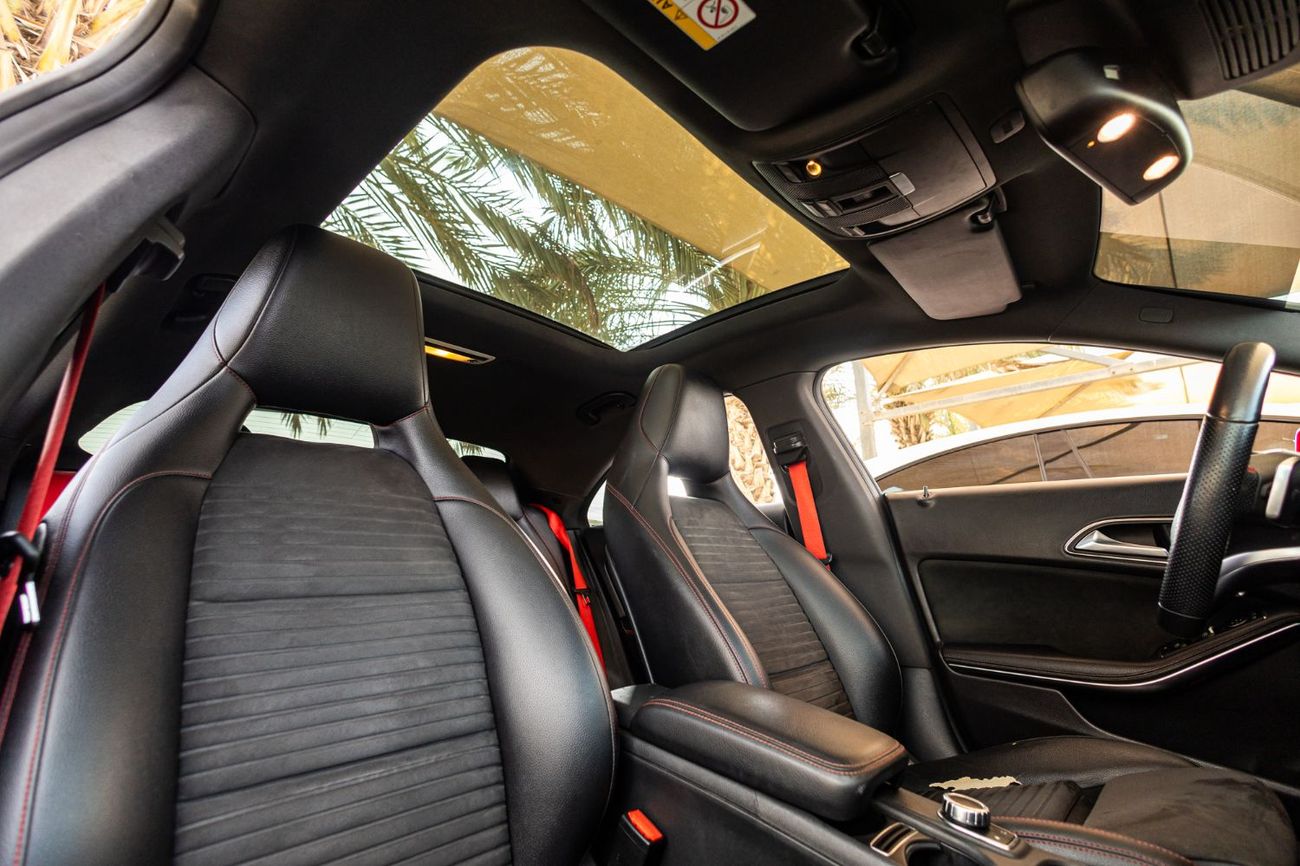 Mercedes-Benz CLA 250 Std 2.0L (224 HP)