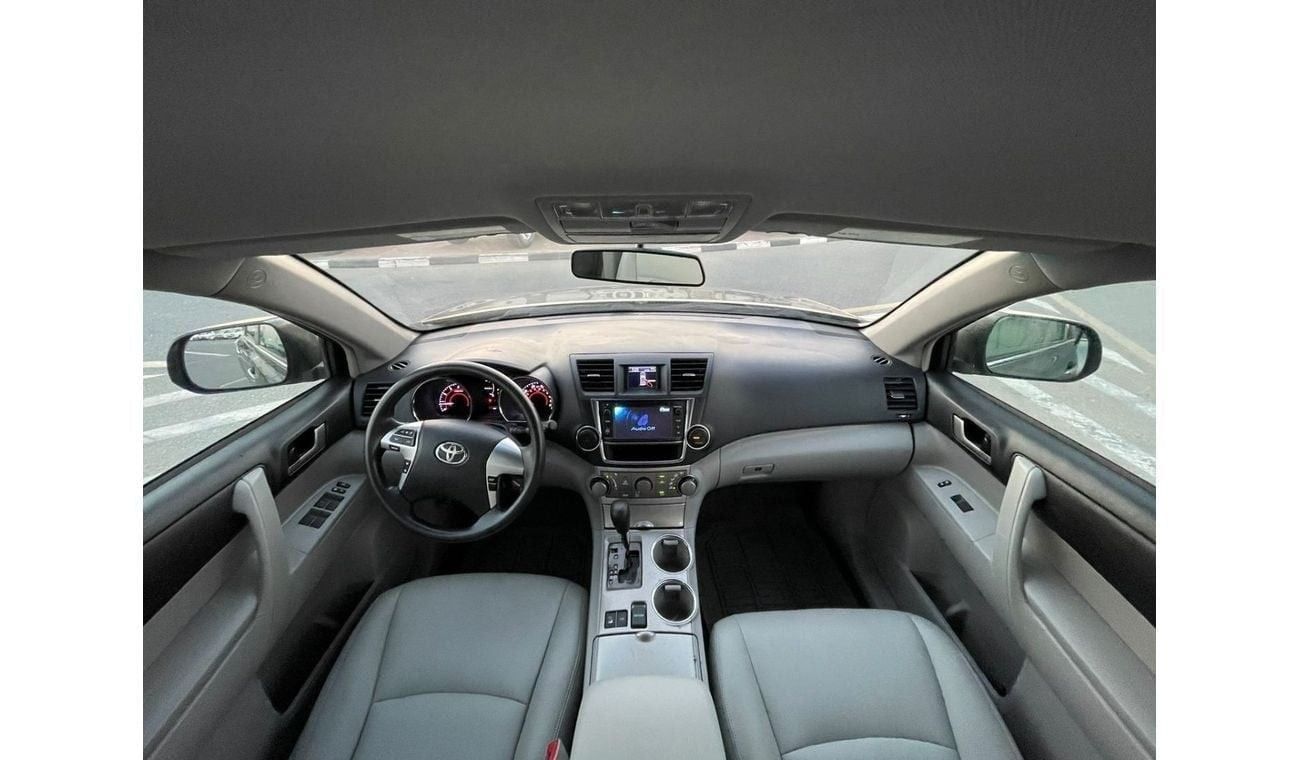تويوتا هايلاندر 2013 Toyota Highlander 3.5L V6 Electric Seats + Rear CAM - 71,400 Mileage