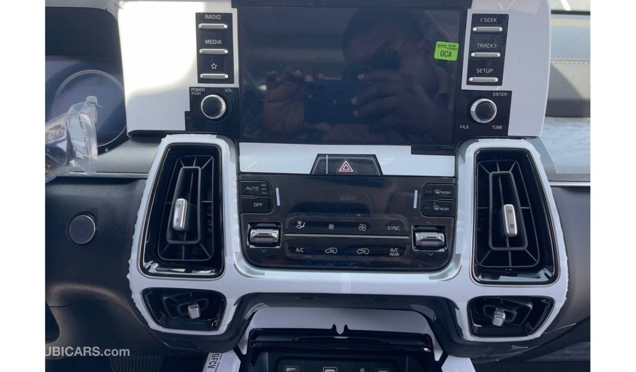 كيا سورينتو 2.5L Petrol 4WD, 360 Cam, Memory Seats, Digital Display .Black 2023MY