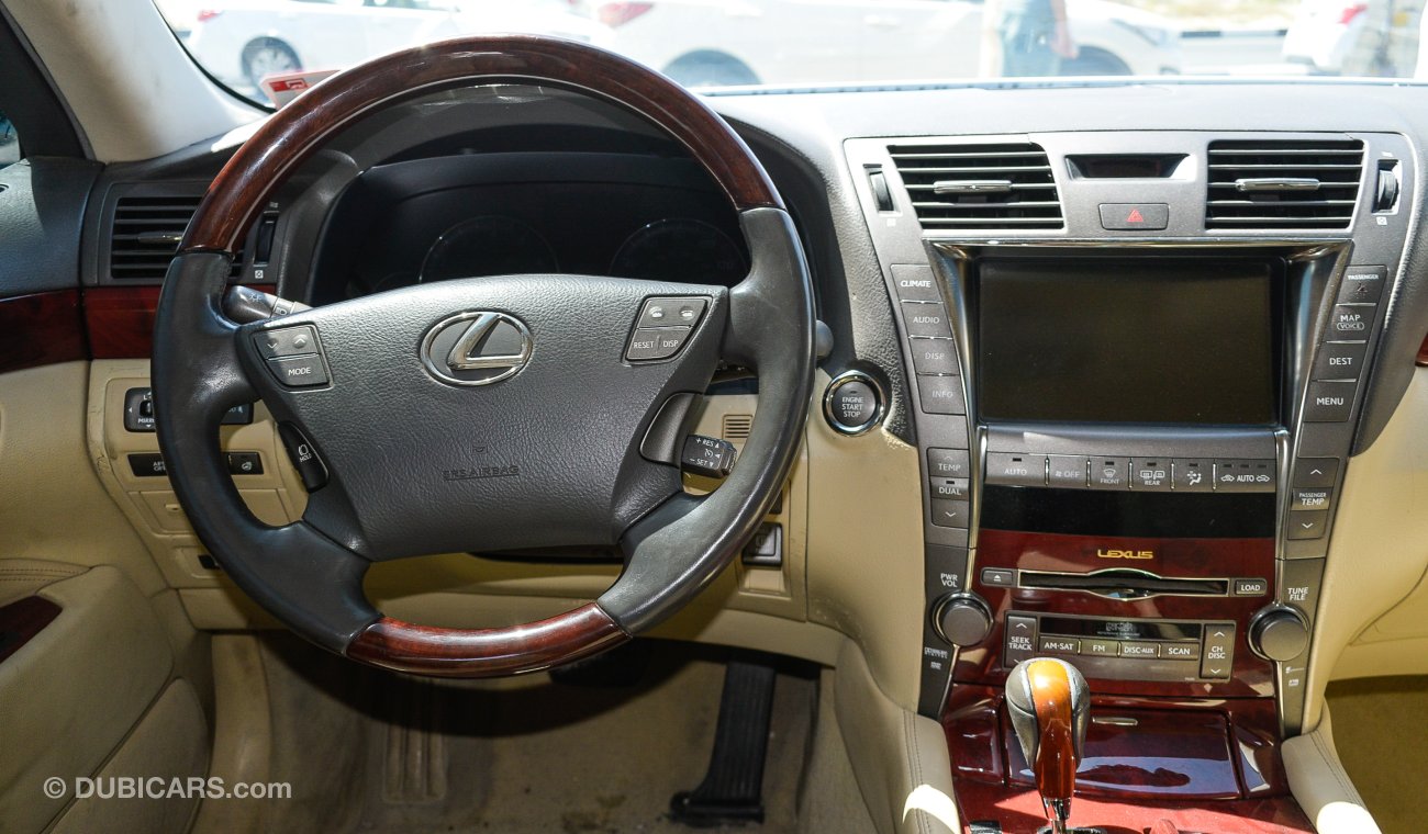 Lexus LS460