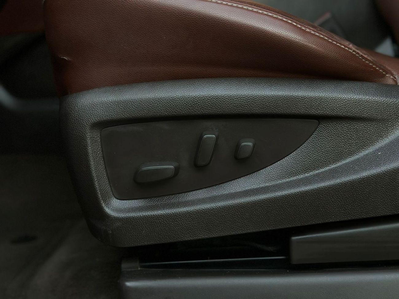 Chevrolet Tahoe LTZ 5.3L 4WD (8 Seater)