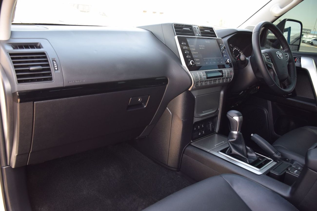 تويوتا برادو Diesel 2.8L 7 Seater. Service History Available