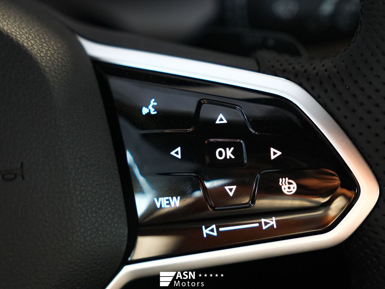 Volkswagen Golf R-Line Black Package Full Edition 2025 (Export Price)