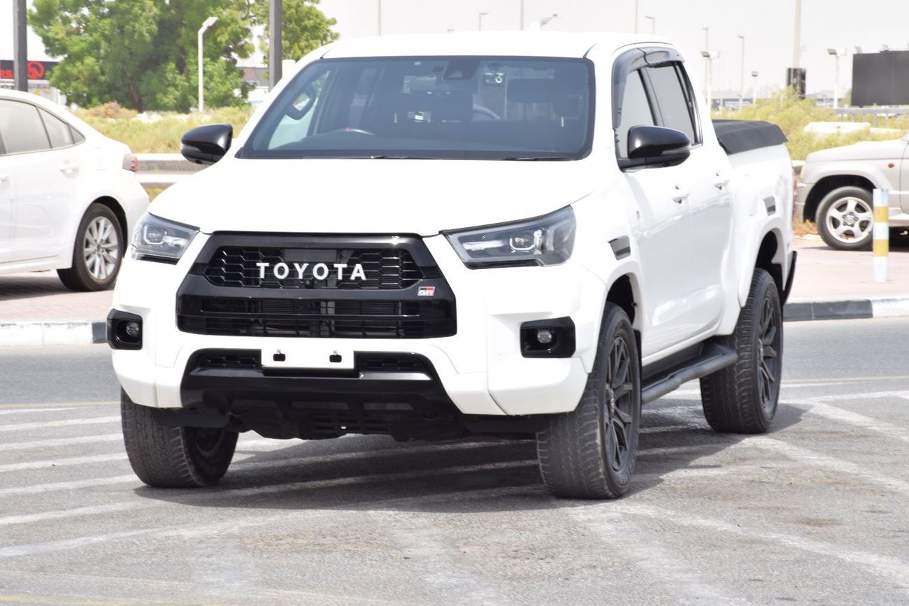 Toyota Hilux GR Sport 2.8L GR Sport 2.4L