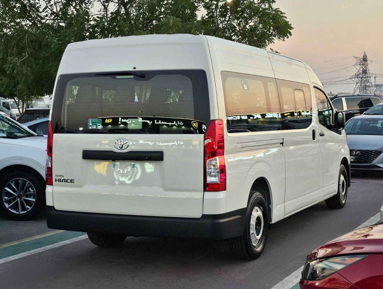 Toyota Hiace GL DX PASSENGER / 3.5L V6 A/T PETROL / DUAL HEATER / DVD CAMERA (CODE# HR3ADA)