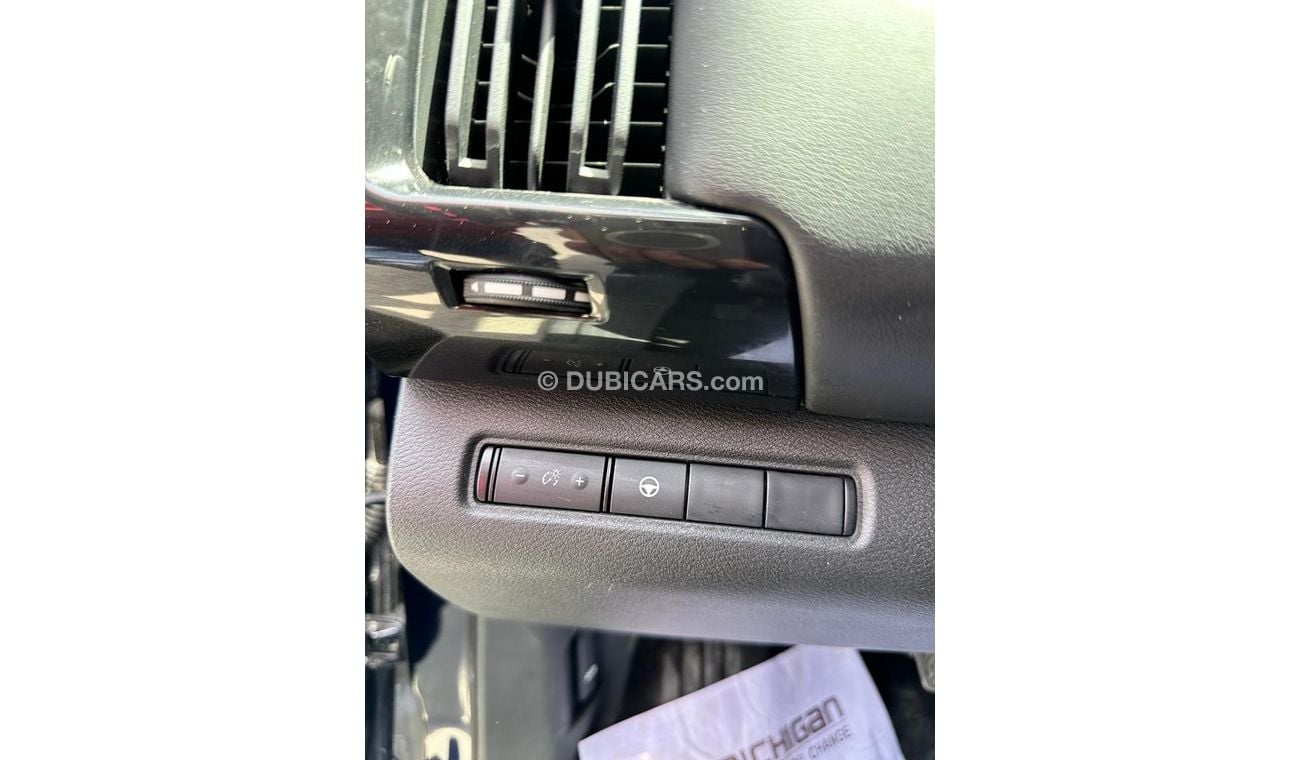 Nissan Pathfinder SV