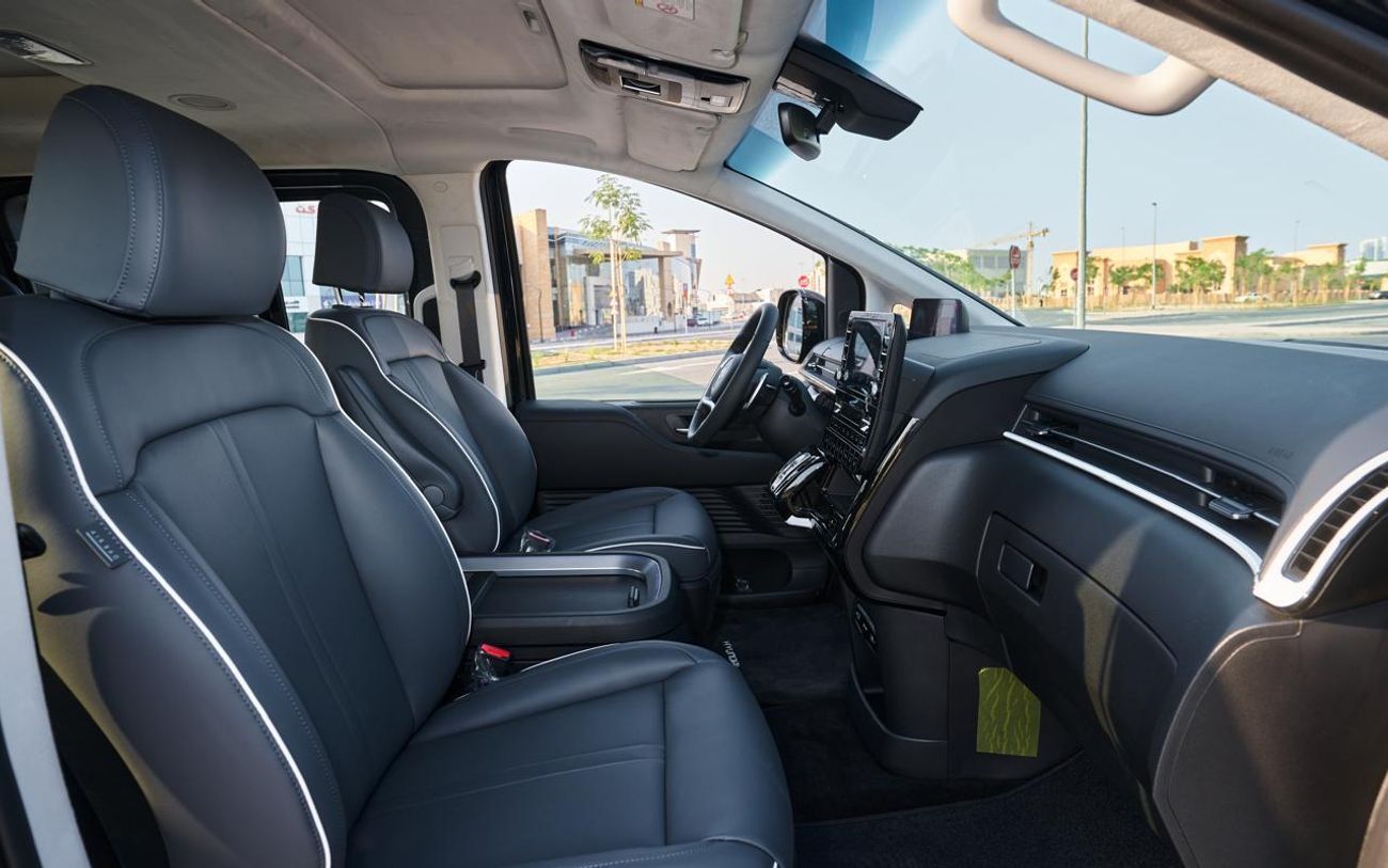 Hyundai Staria 3.5L Luxury (7 Seater)