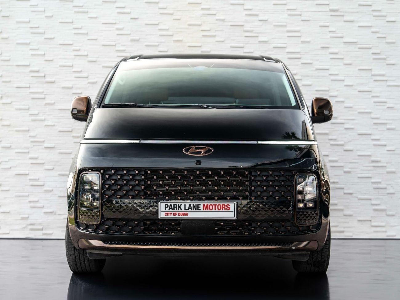 هيونداي ستاريا 3.5L Luxury (7 Seater)