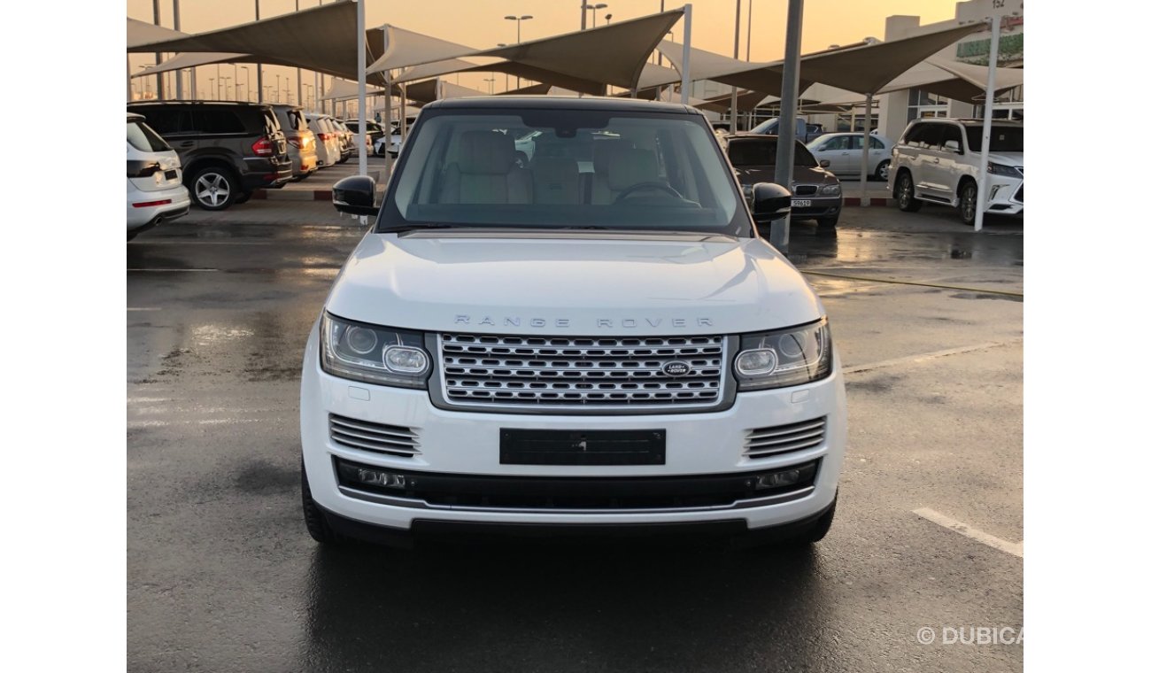 Land Rover Range Rover Vogue SE Supercharged RANG ROVER  VOUGE  SUPER CHARGE MODEL 2013 GCC car prefect condition full option panoramic roof lea