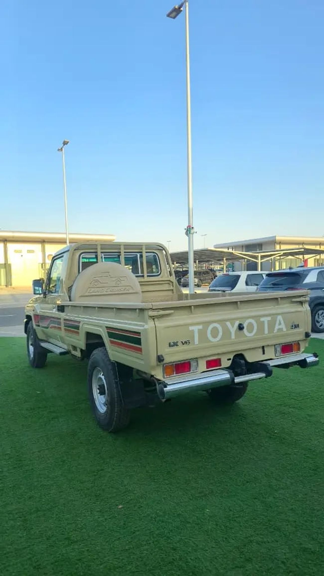 Toyota Land Cruiser 70 LC79 LX - GCC Specs - Brand