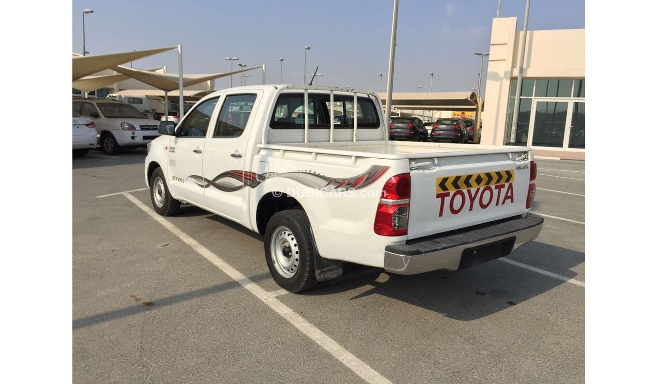 Toyota Hilux 4X2 AUTOMATIC