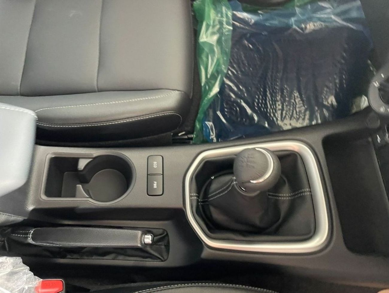 تويوتا هيلوكس REVO (RHD) 4X4 2.4L DSL M/T // 2024 // HIGH OPTION WITH LEATHER & POWER SEATS, DVD & BACK CAMERA //