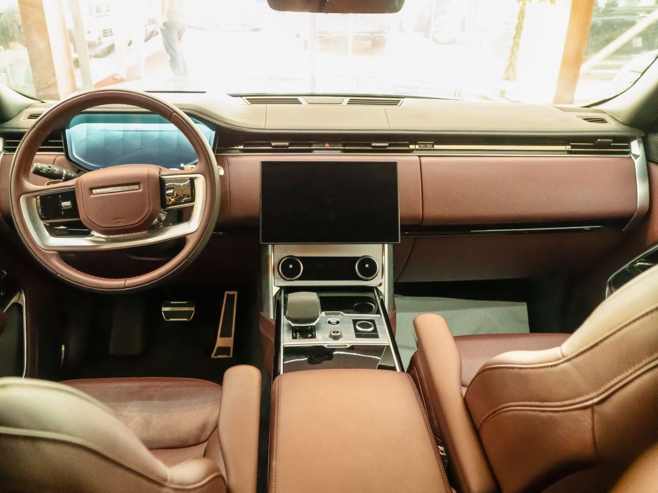 Land Rover Range Rover Autobiography P530 4.4L 2023 Range Rover Vogue Autobiography | Black Exterior | Maroon Interior | Lu