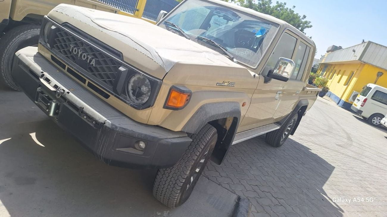 تويوتا لاند كروزر بيك آب TOYOTA LAND CRUISER LC79 DC FULL OPTION AT
