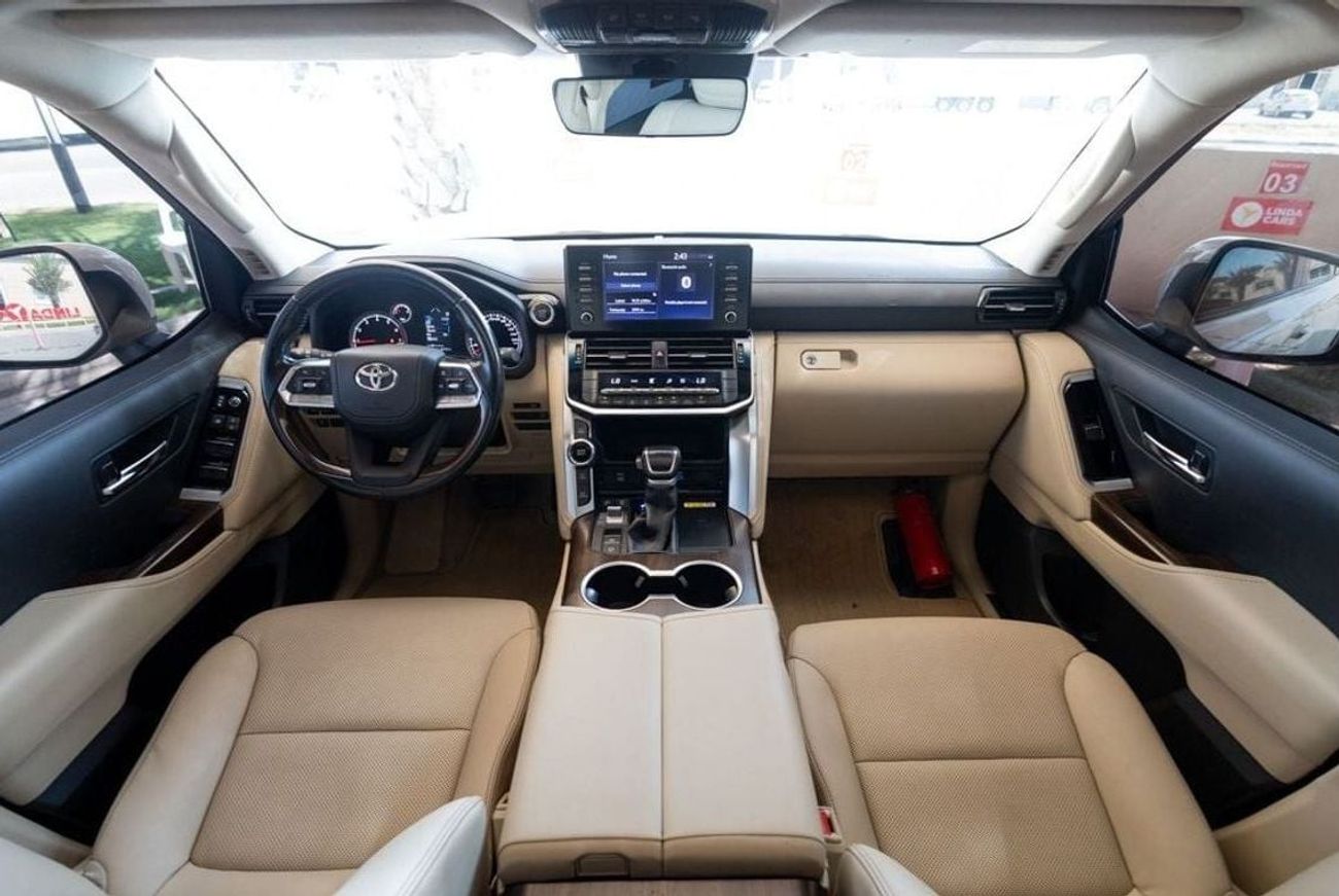 Toyota Land Cruiser GXR 3.5L Toyota Land Cruiser GXR 2022 GCC under Warranty with Flexible Down-Payment.