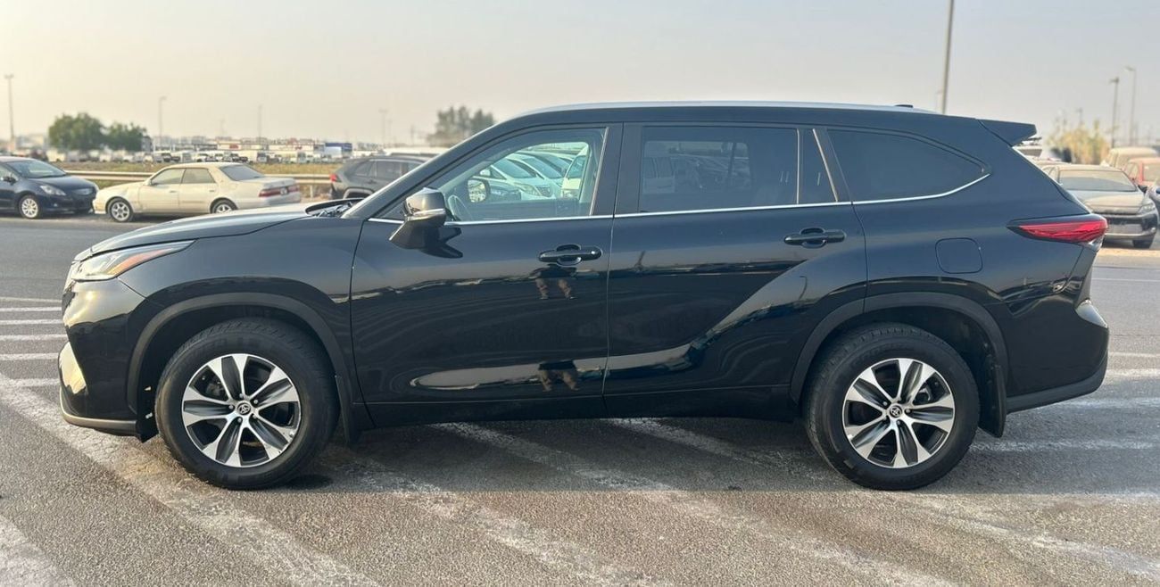 Toyota Highlander 2023 Toyota Highlander 2.4L V4 Turbo - XLE Full Option AWD 4x4 - Radar & Wireless charger -