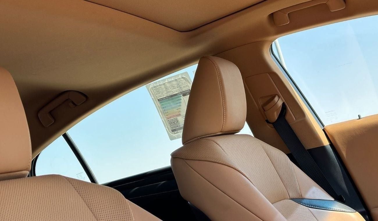 Lexus ES300h Hybrid 2023 GCC Low Mileage Perfect Condition