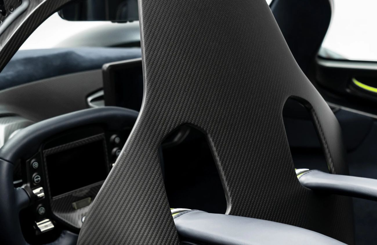 أستون مارتن فالكيري 6.5L V-12 Naturally Aspirated V12  Engine + eMotor