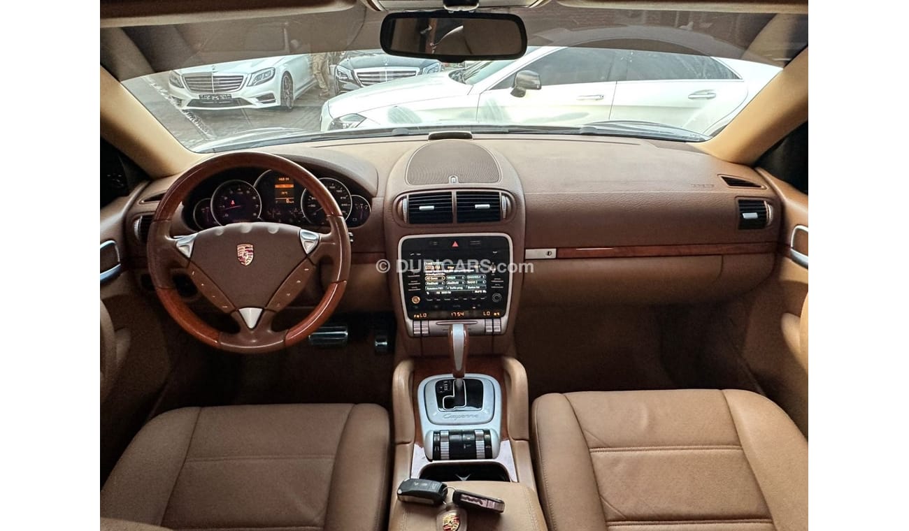 Porsche Cayenne Porsche Cayenne S 8 cylinder Model: 2009 Mileage : 160,000 K.M Price : 23,000 dirhams Gulf specifica