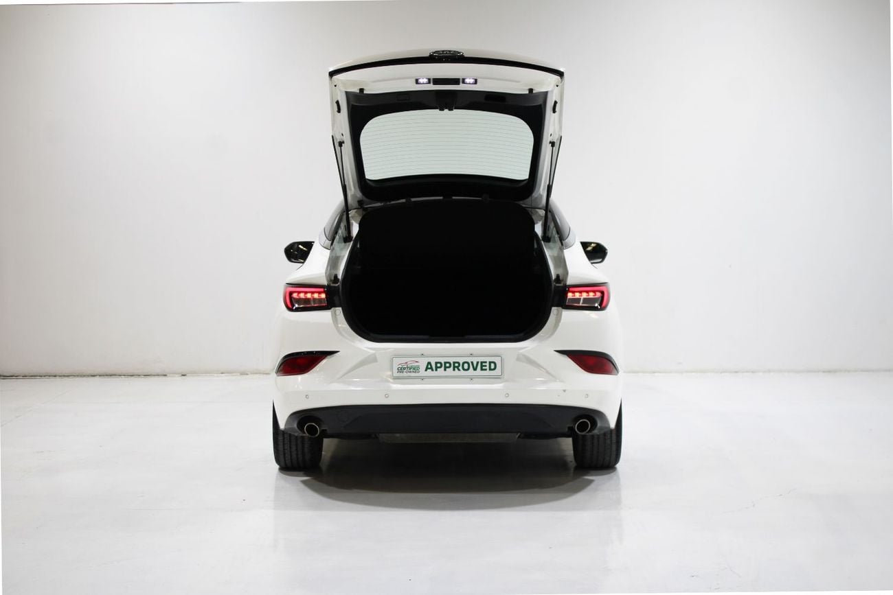 JAC J7 JAC J7 White with Black Top