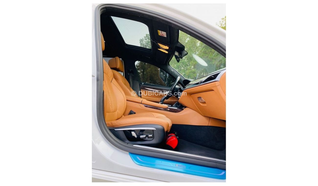 BMW 750Li BMW 750LI GCC 2017 VIB  PERFECT CONDITION ORIGINAL PAINT