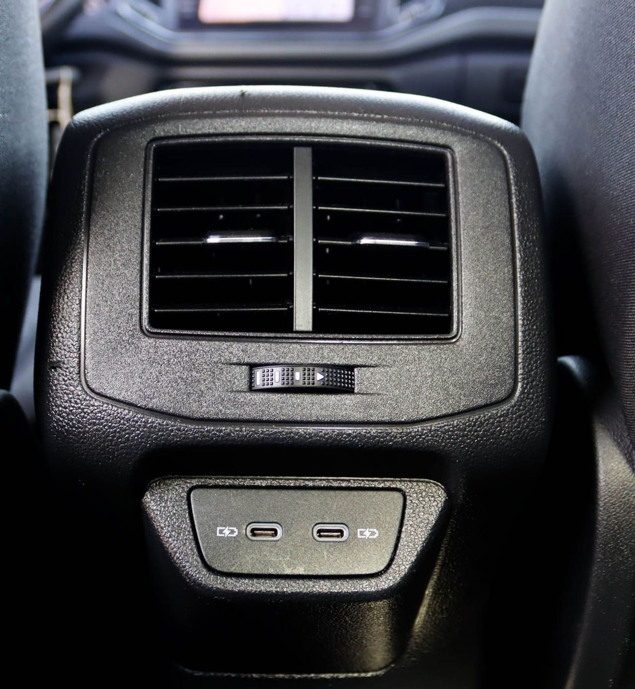 فولكس واجن T ROC فولكس واجن تي روك 2021 خليجي بحالة ممتازة بدون حوادث