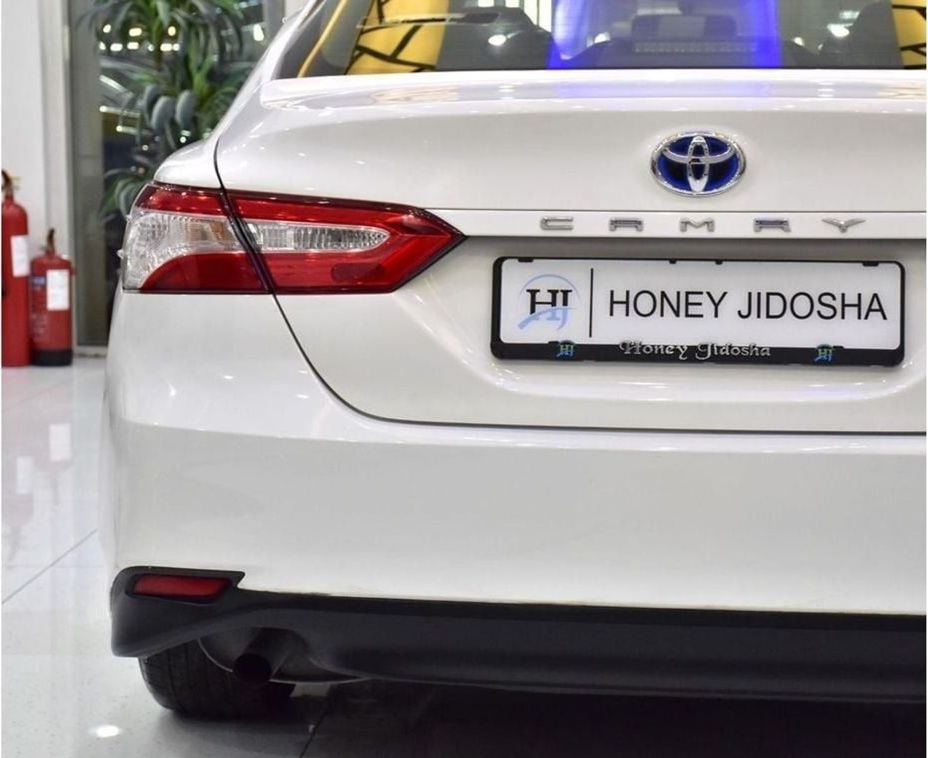 تويوتا كامري EXCELLENT DEAL for our Toyota Camry LE Hybrid ( 2019 Model ) in White Color GCC Specs