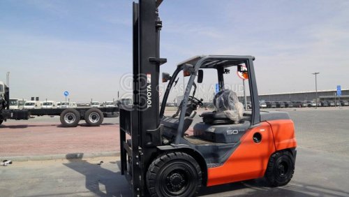 Toyota Fork lift DIESEL 5 TON W/SIDE SHIFT 2 STAGE 3 LEVER 4.5M LIFT HEIGHT MY23