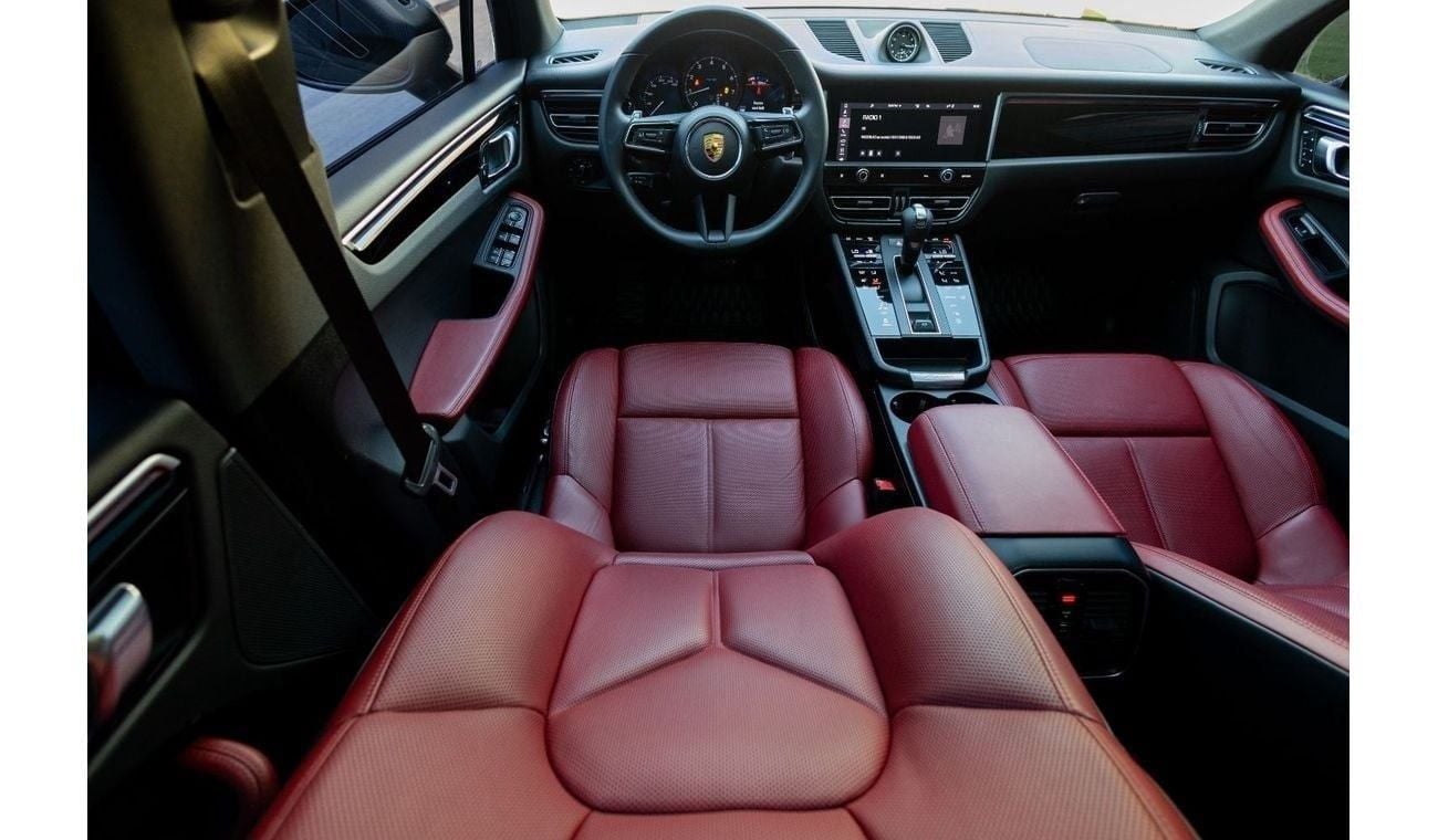 بورش ماكان Std 2.0L (252 HP) Porsche Macan 2023 GCC under Agency Warranty and Service Contract with Flexible Do
