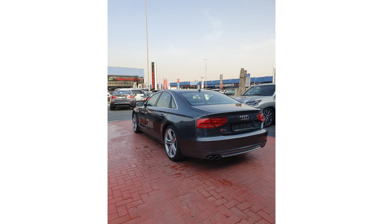 Audi S8 2013 FULL OPTION