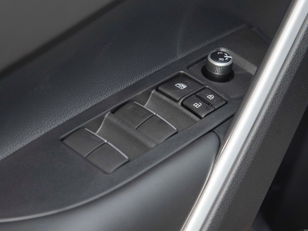 Toyota Frontlander TOYOTA FRONTLANDER 2.0L LUXURY POWER TAILGATE MODEL 2025