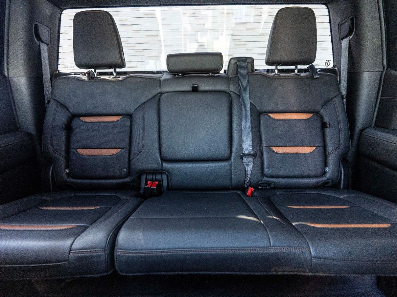 جي أم سي سييرا 5.3L V8 AT4 Crew Cab (AWD)