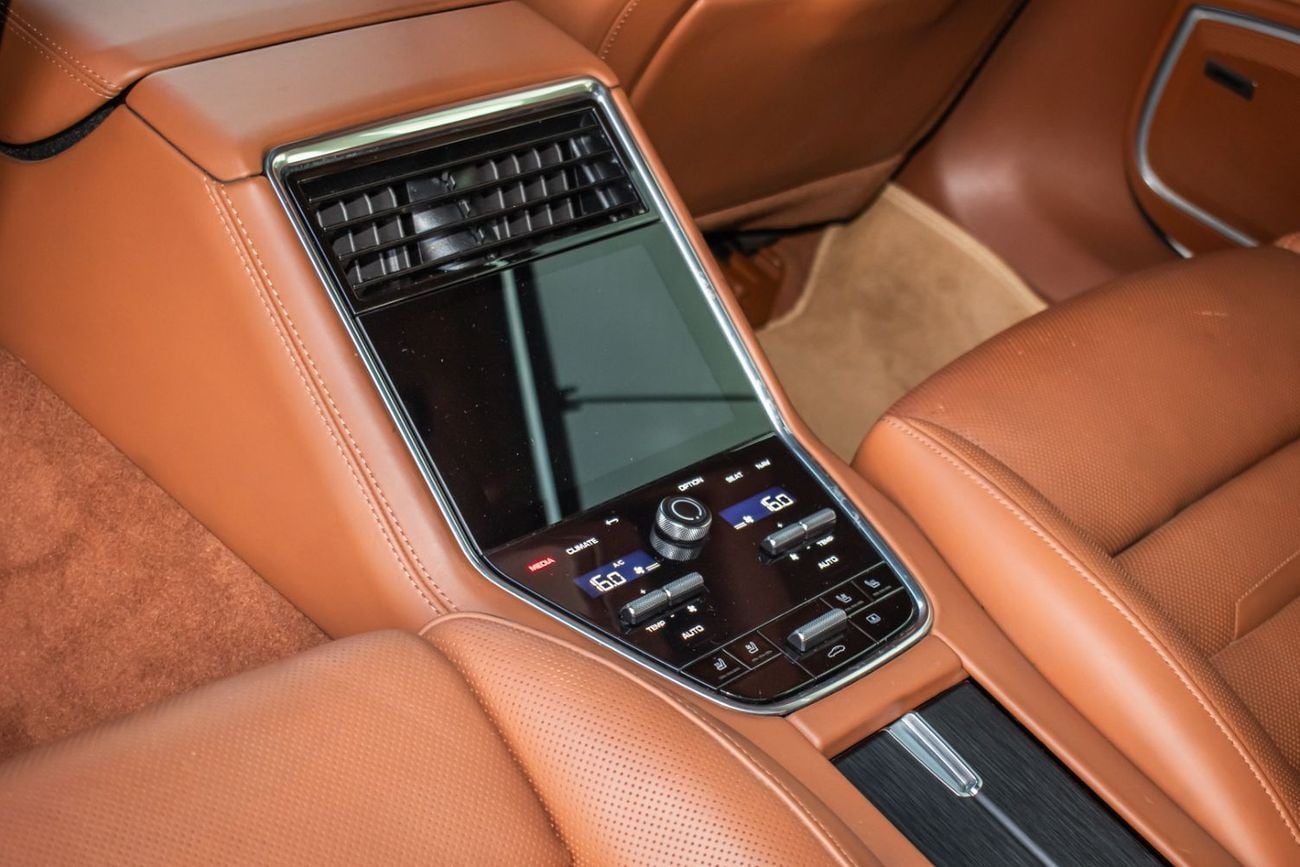 Porsche Panamera 4 3.0L